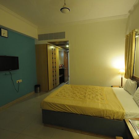 נאסיק Hotel Grape City מראה חיצוני תמונה