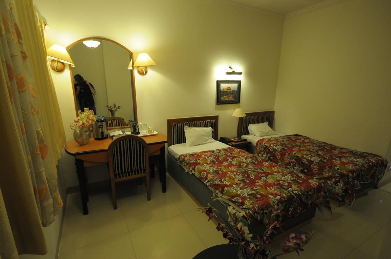 נאסיק Hotel Grape City מראה חיצוני תמונה