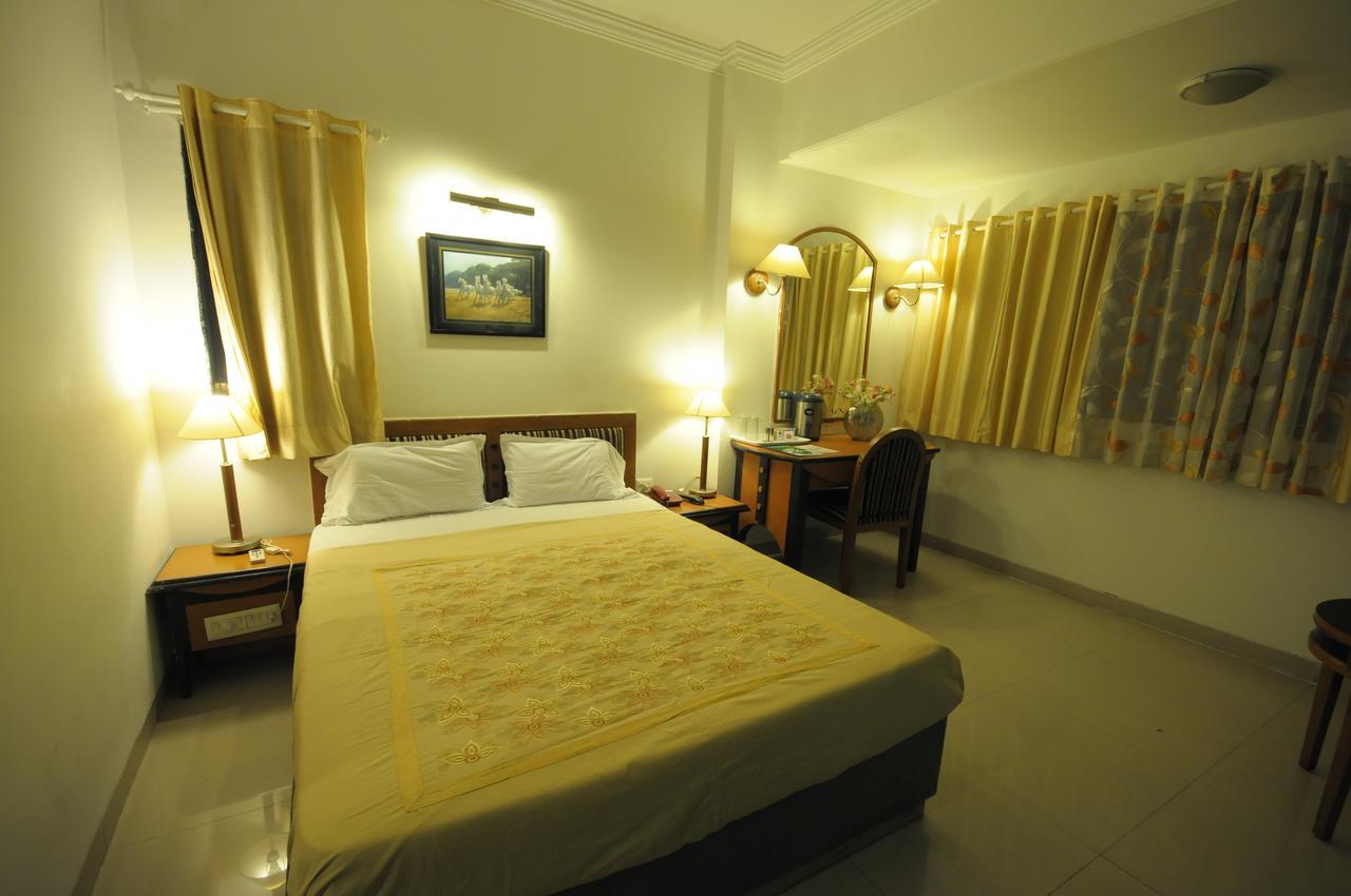 נאסיק Hotel Grape City מראה חיצוני תמונה